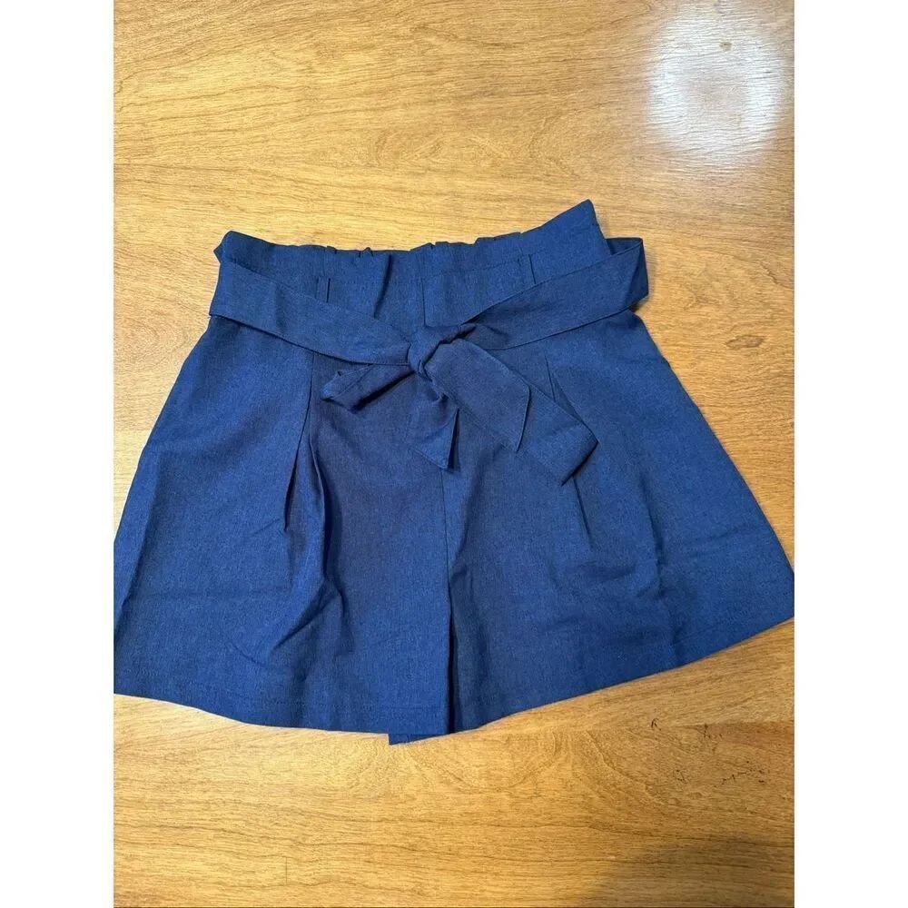 NWT Davi & Dani Women's Selt Tie Belt Pleated Paperbag Waist Shorts Navy Medium